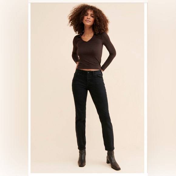 WE THE FREE people Evie Low-Rise Slim Straight Jeans - Picture 8 of 8